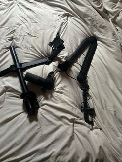 Fifine podcast mic with dual monitor mount