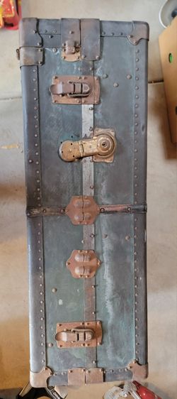 Vintage Travelers Chest. Very Good Condition. Could Be 1920's  To 1940's Chest