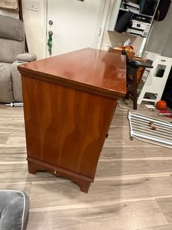 Dresser