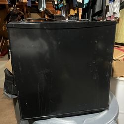Mini Fridge 