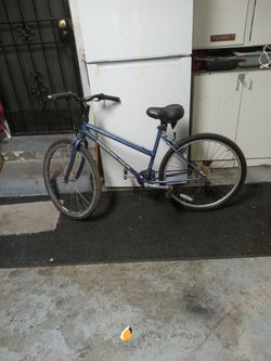 26 Inch Girls Diamond Back Mountain Bike 21 Speed