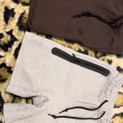 Nike Tech Fleece Shorts Size Small Nike Tech Sportswear Fleece Shorts Men's Size Small Brown Above Knee Shorts 