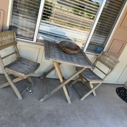 Patios Table