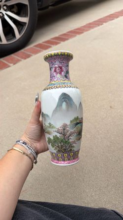 Chinese Famille Rose Porcelain Vase