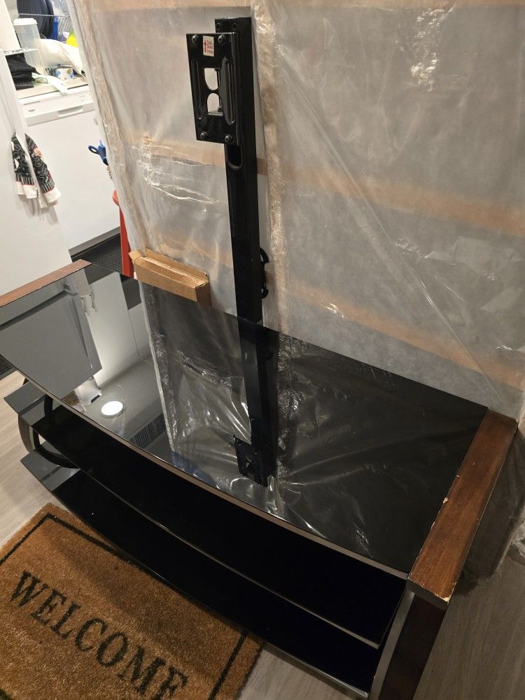 60' TV Stand 4ft Wood And Black Tempared GLASS