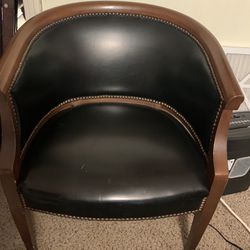 Black Vintage Leather Chair