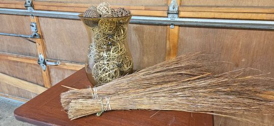 Natural Dried Grass Bundle Decor & large glass canister