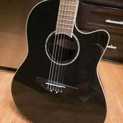 Gorgeous Ovation Celebrity CC24 GOLD trim