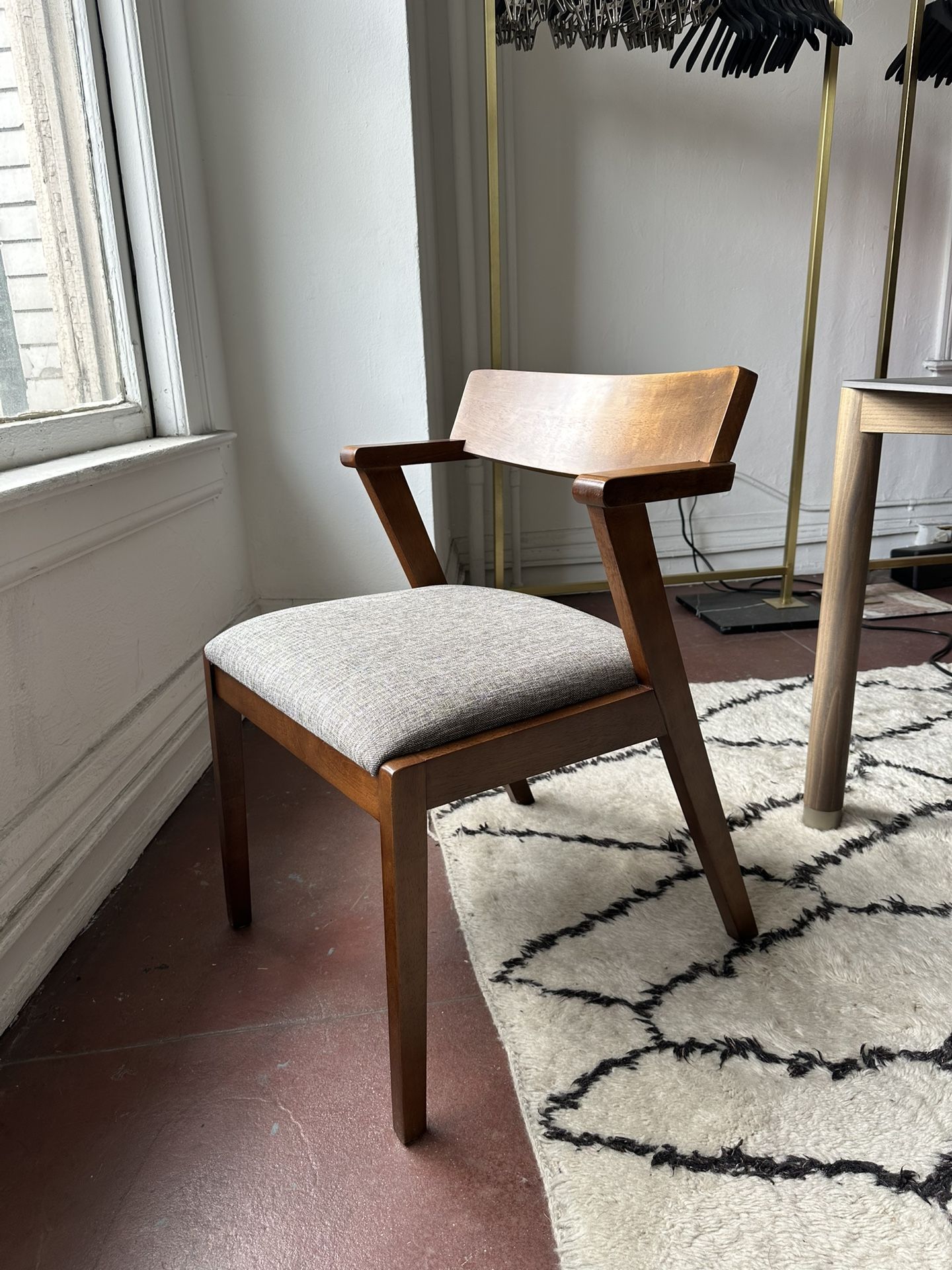 Dining Table & Chairs