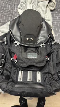 Oakley kitchen sink backpack