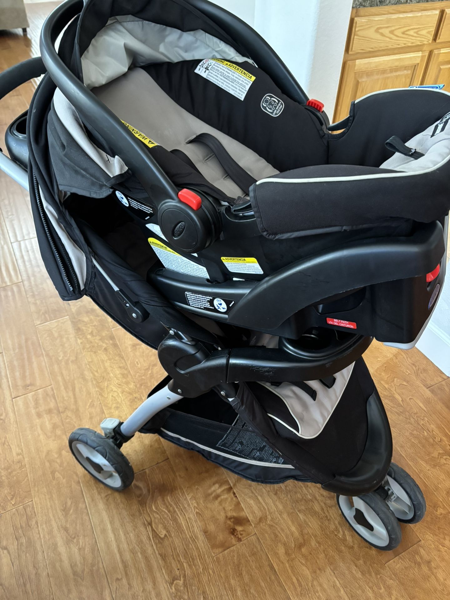 Grace Snug Ride 35 Infant/toddler Car seat And Stroller