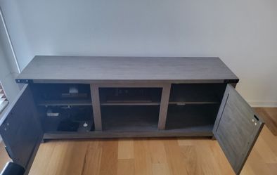 Entertainment center