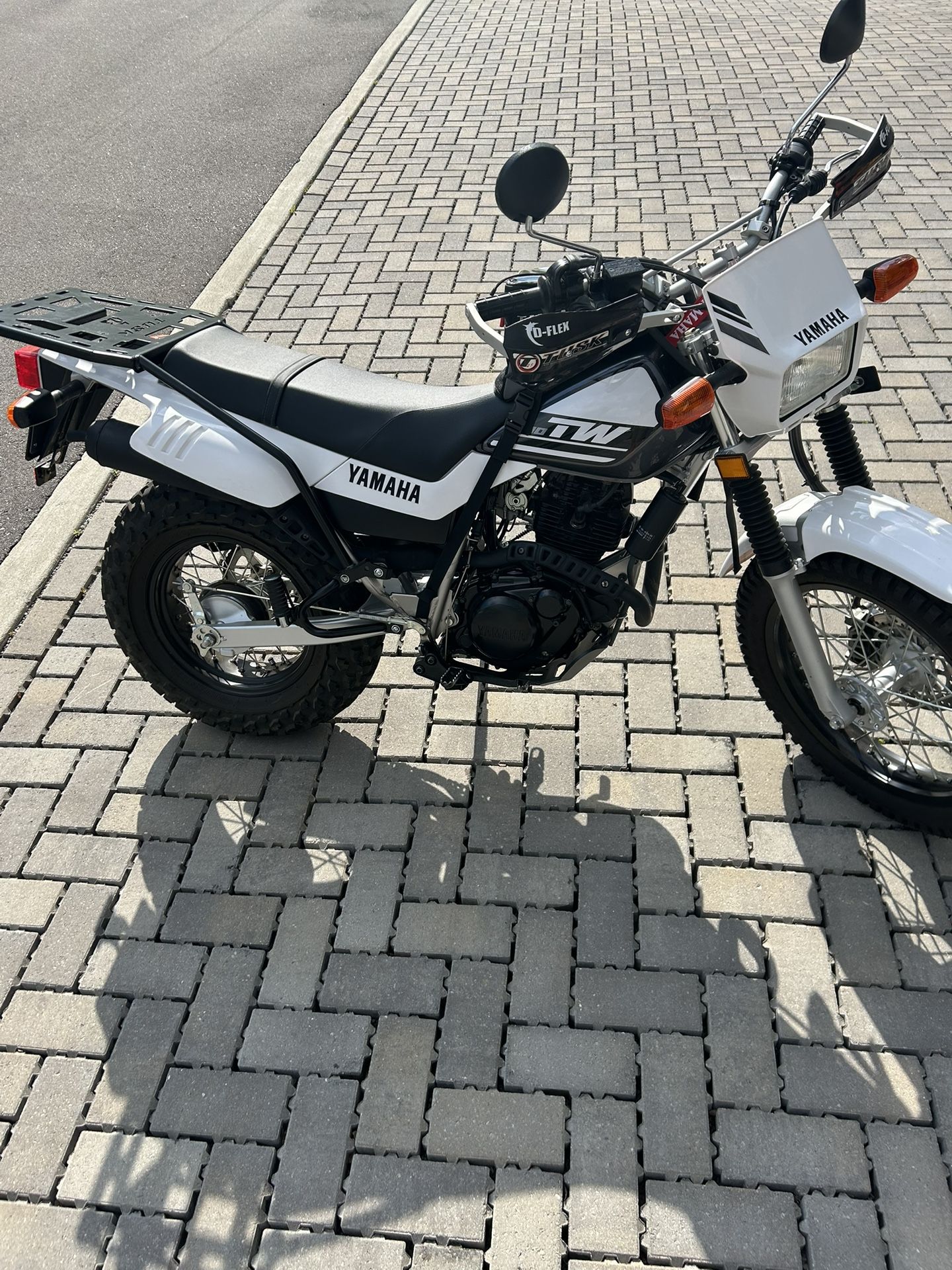 TW200