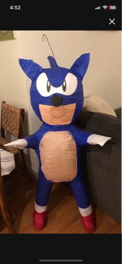 Large Sonic the hedgehog piñata