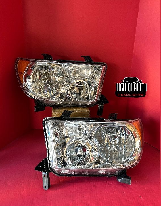 Toyota Tundra 2007. 2013 headlights.