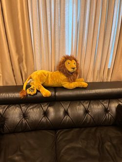 Lion plush toy