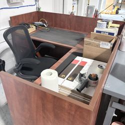 Warehouse/office Desk & Book Shelves