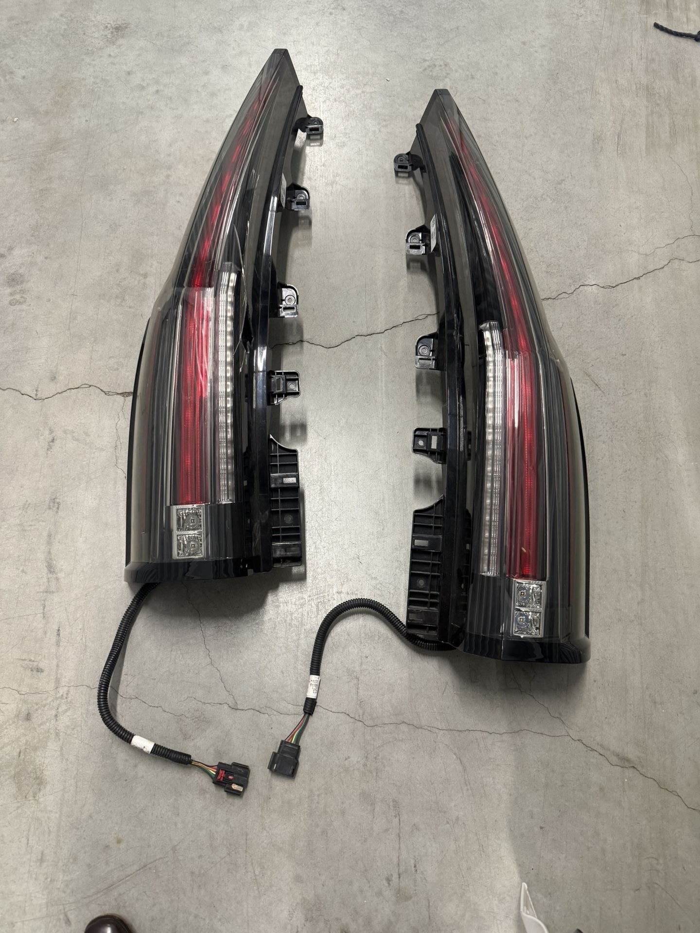 2015-2020 Cadillac Escalade Taillight OEM