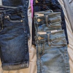 Size 4 &5 Girl's Denim Shorts / Tall 4 & 5 Pantalones cortos de mezclilla para niña