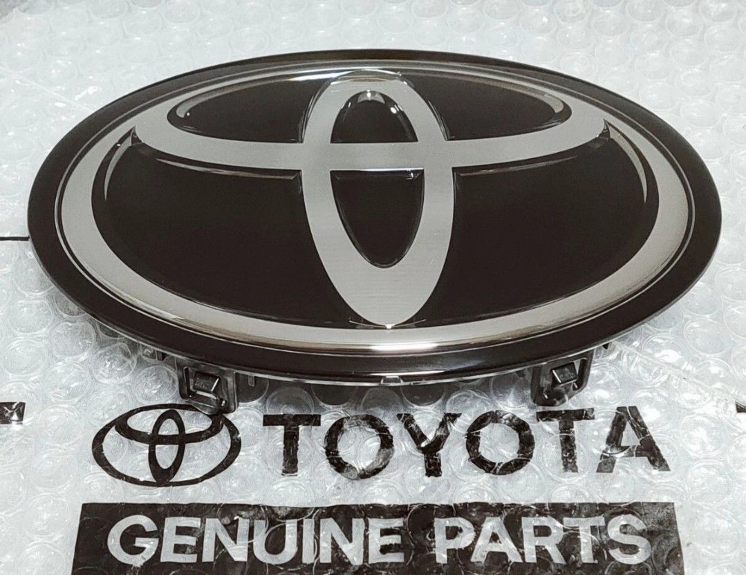 Toyota RAV4 2019 2020 2021 Front Grille Emblem Logo Radar 53141-33130/33140