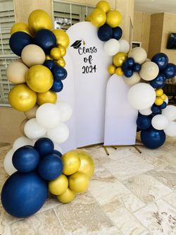 Balloons/centerpieces/ Candy Bar