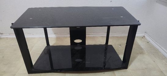 TV Stand 32in