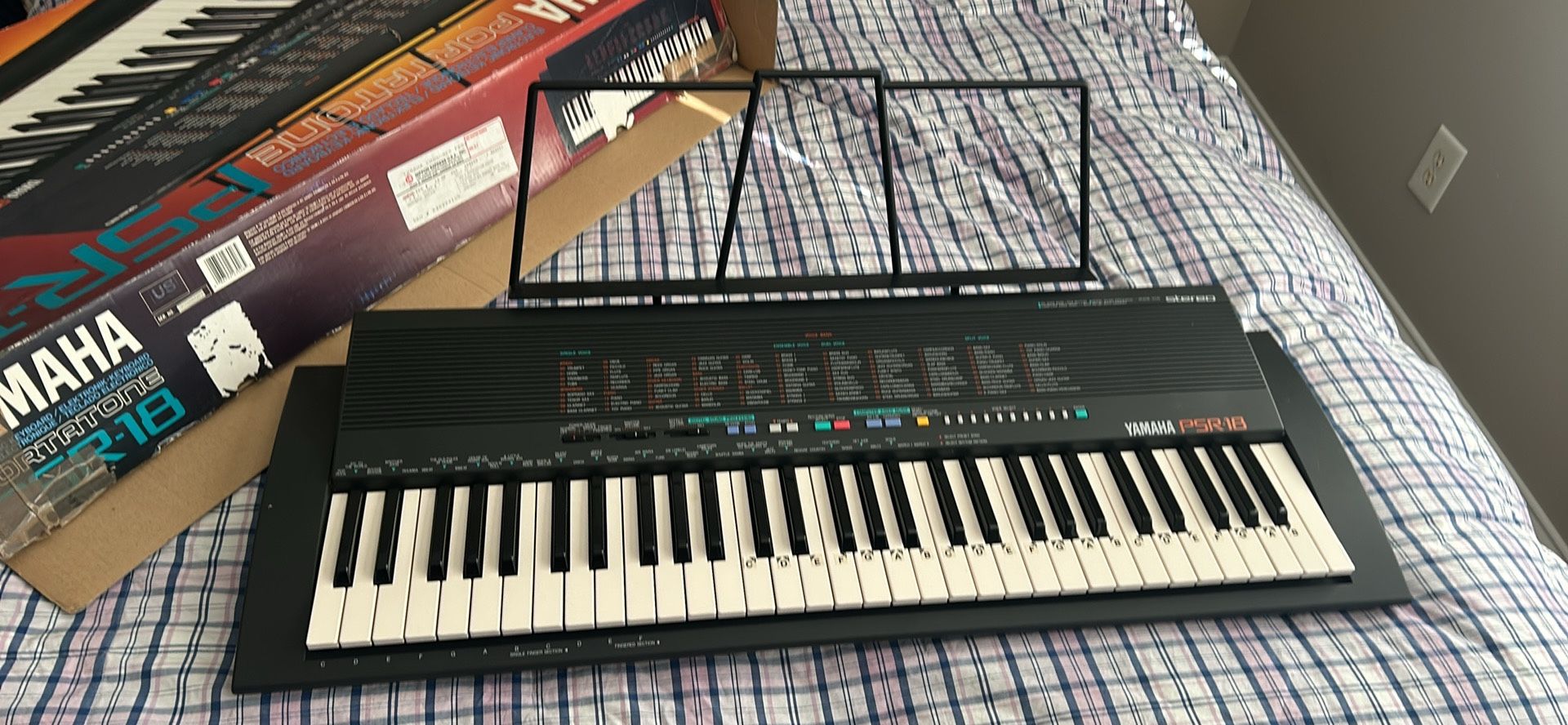 Yamaha PSR-18 electric piano