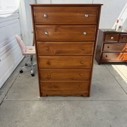 6 Drawer Dresser!