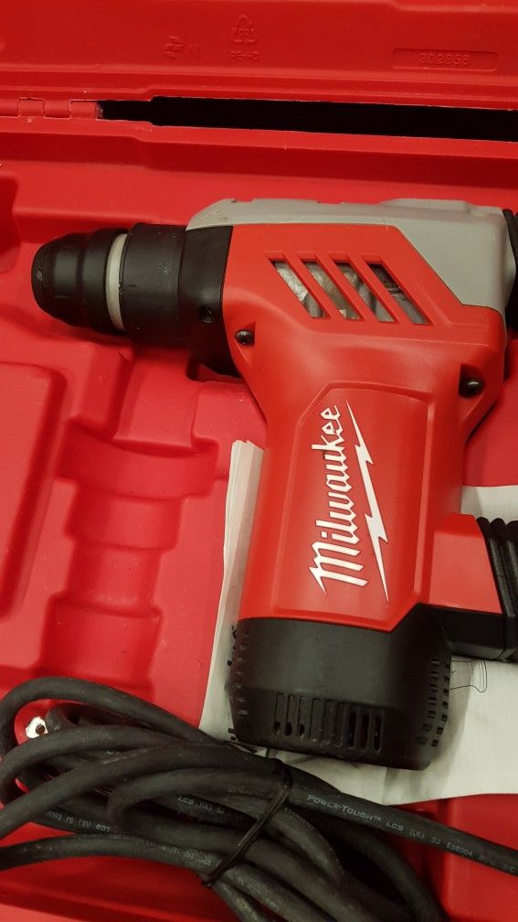 MILWUAKEE CORDED SDS PLUS ROTARY HAMMER NEW