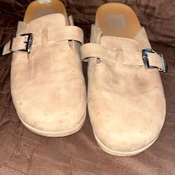 Woman Size 8 Shoes Nice And Comfy Hardly Used 