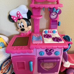 Minnie Mouse Kitchen