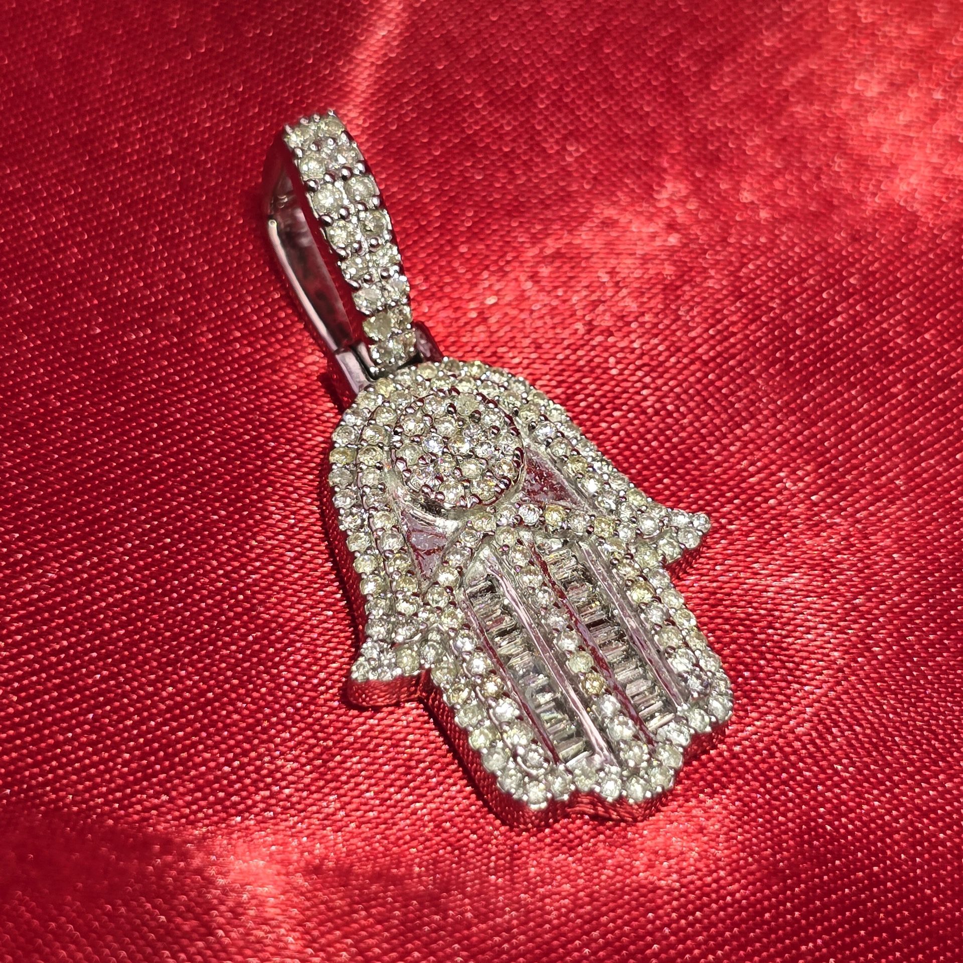 Elegant Hamsa Pendant 10K Yellow Gold 1.00 ctw Diamond