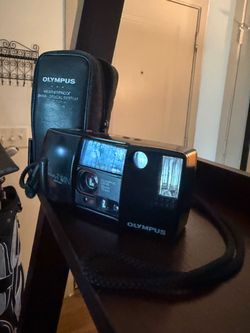 Olympus Infinity Twin - Stylus - Vintage - Film - 35mm point shoot camera with Case