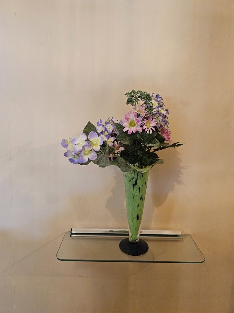 Vase Beautiful Glass W Flowers