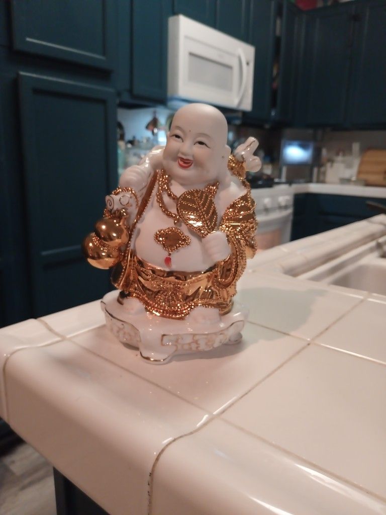 Budda A Beautifully Made And Hand Crafted Porcelain Decor