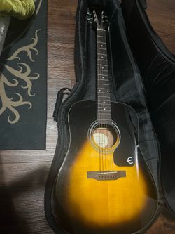 [Barely Used] Epiphone DR-100 acoustic guitar + Wolfpak gig bag.