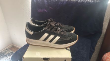 RUN 70s 2.0 Adidas Size 9 Black