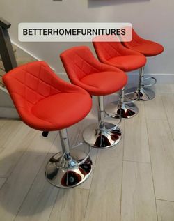 Brand new set of 4 barstools/bar stools.