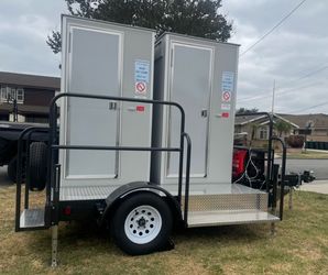 2 stall luxury restroom trailer