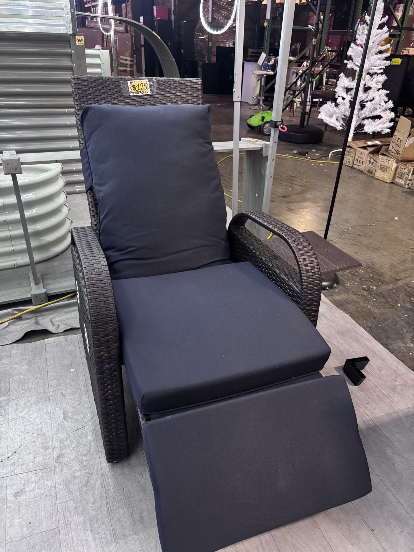 Indoor & Outdoor Wicker Aluminum Patio Rattan Armchair With Recliner In Navy Blue