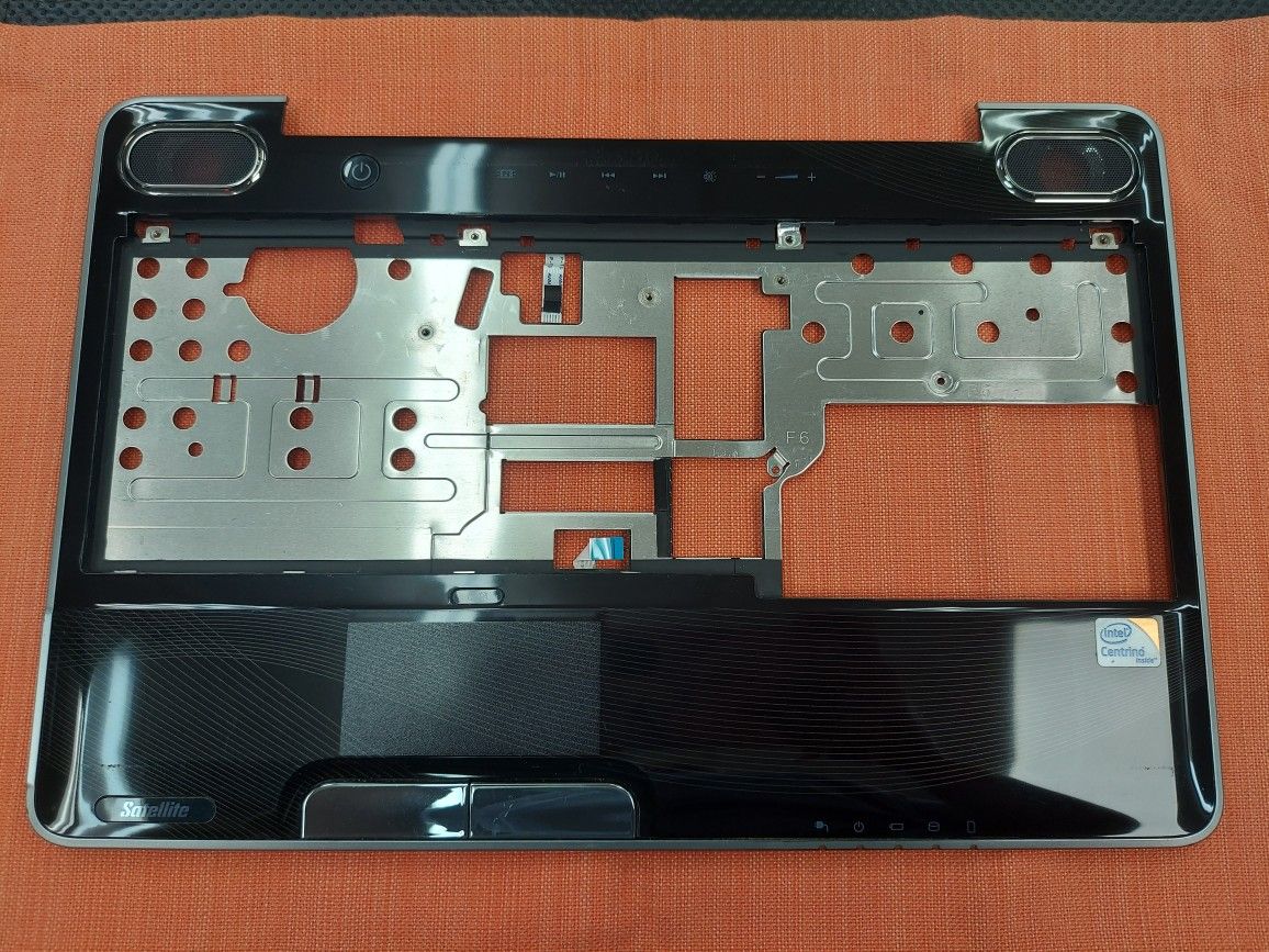 Toshiba Laptop Palmrest!! EXCELLENT CONDITION 