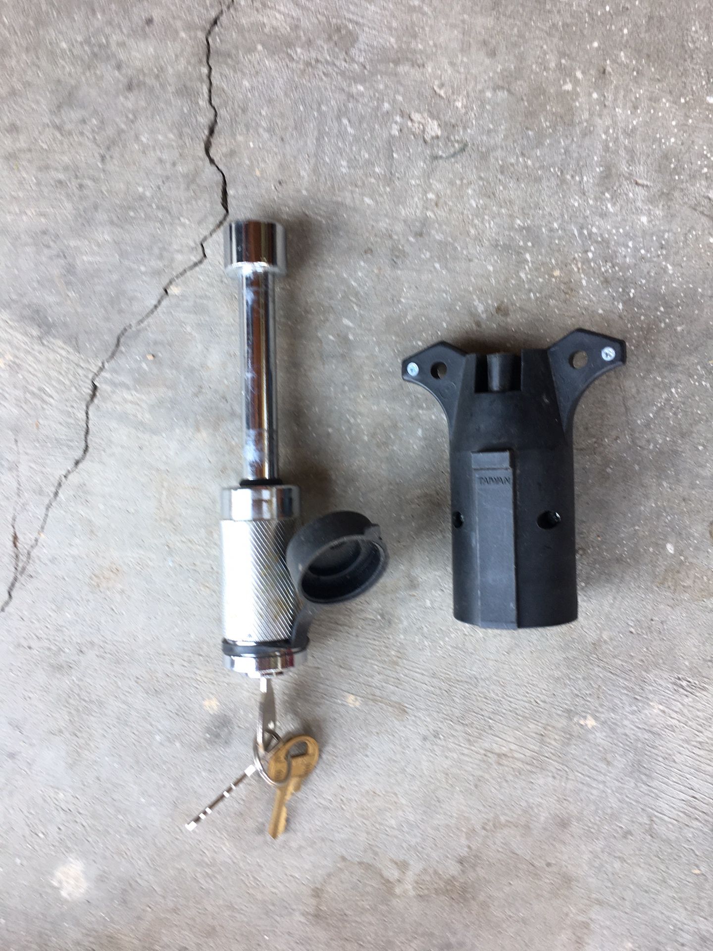 Trailer lock and hitch electric connector