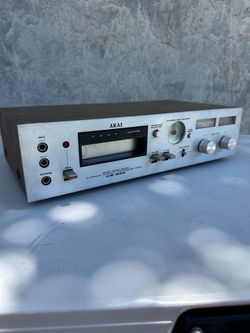 AKAI  CR-83D 8 track player