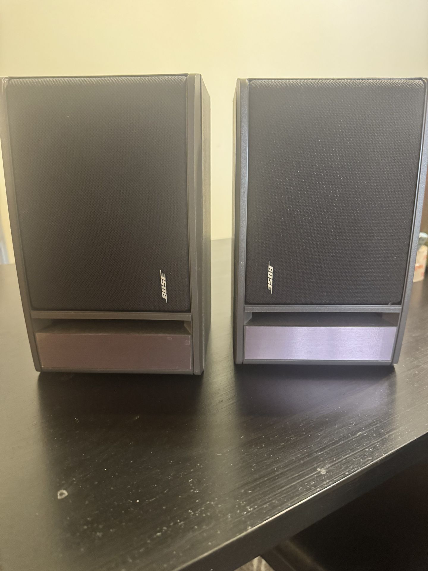 Bose 80 Watts Bookshelf Speakers