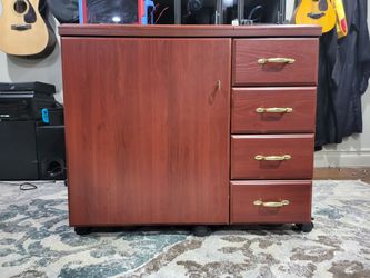 Horn of America Laminated Sewing Table w/ Lift