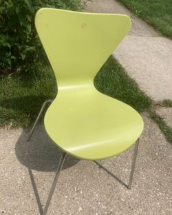 Retro style chair