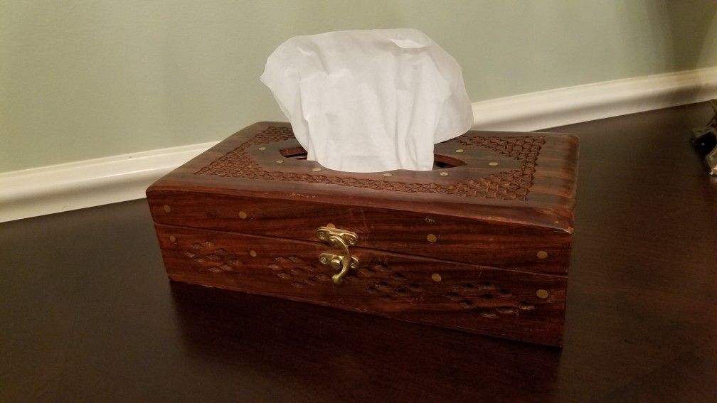 Decorative tissue box case