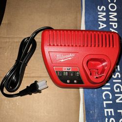 Milwaukee M12 Charger