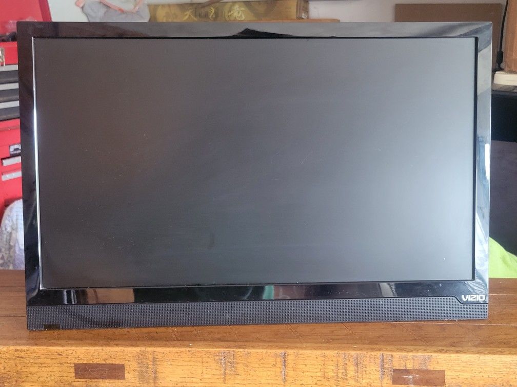 Vizio 24" LED Smart HDTV