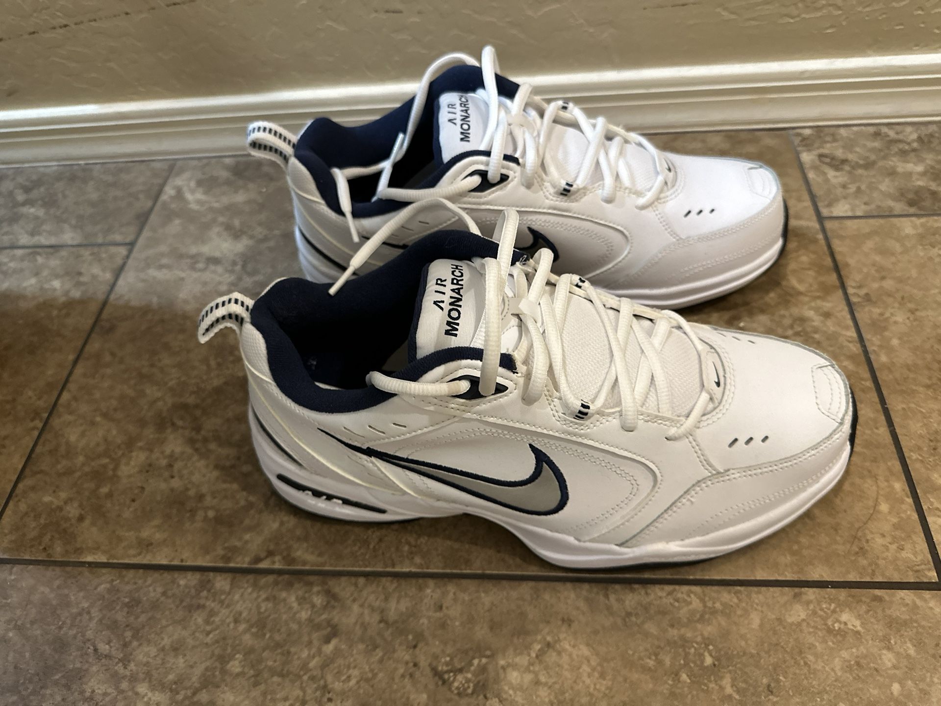 Shoes Men’s Nike Air Monarch Tennis Shoes Running Training Like New ...